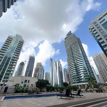 Spacious 2 Bed Apt At Marina High Floor Dubái Exterior foto