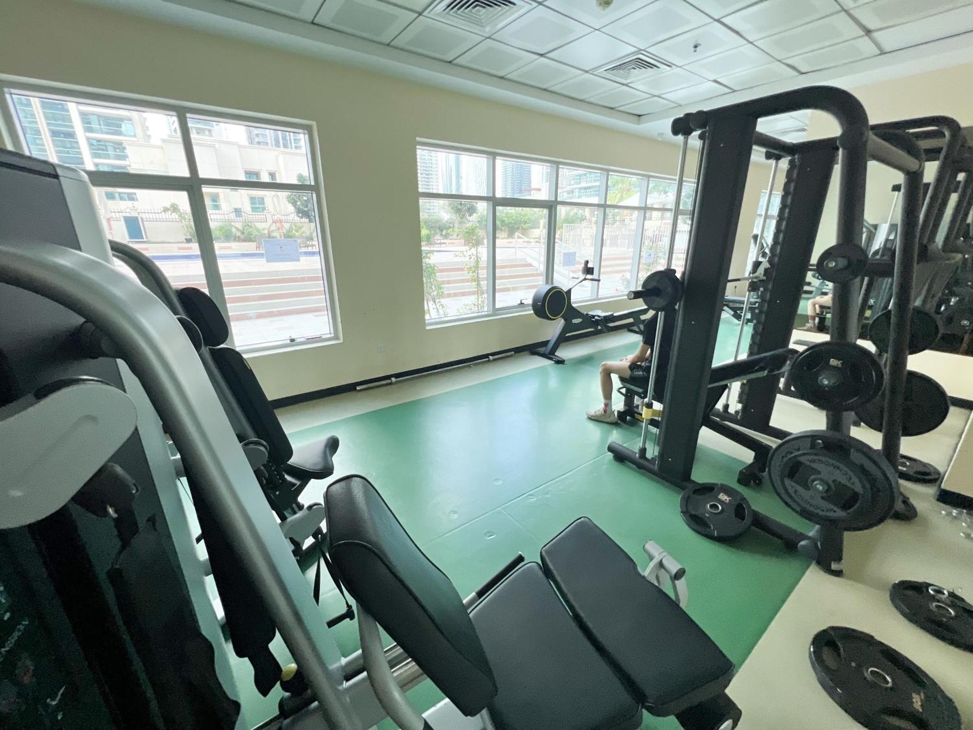 Spacious 2 Bed Apt At Marina High Floor Dubái Exterior foto