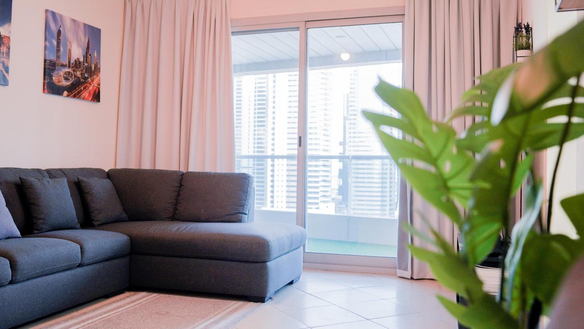 Spacious 2 Bed Apt At Marina High Floor Dubái Exterior foto