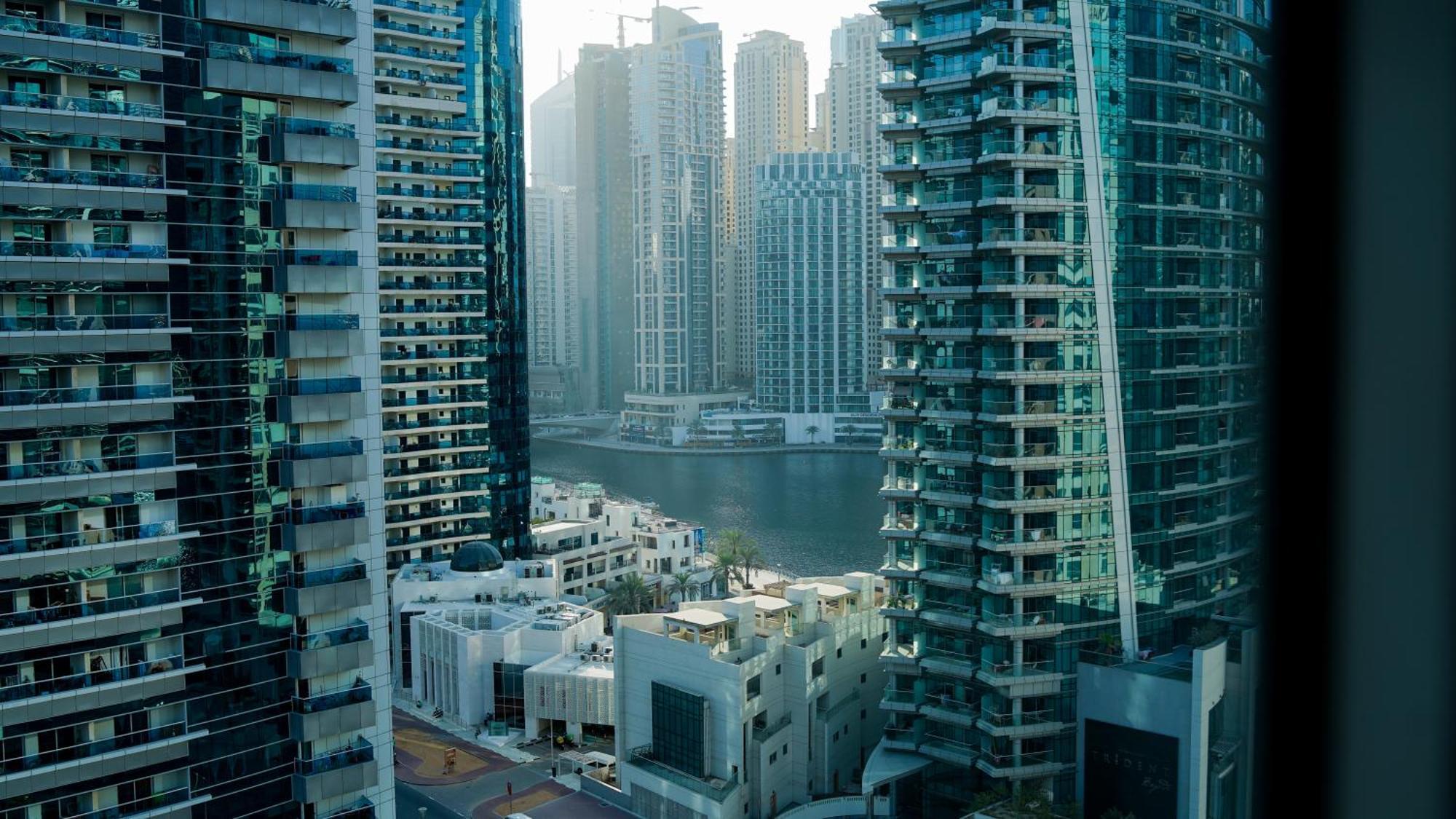 Spacious 2 Bed Apt At Marina High Floor Dubái Exterior foto