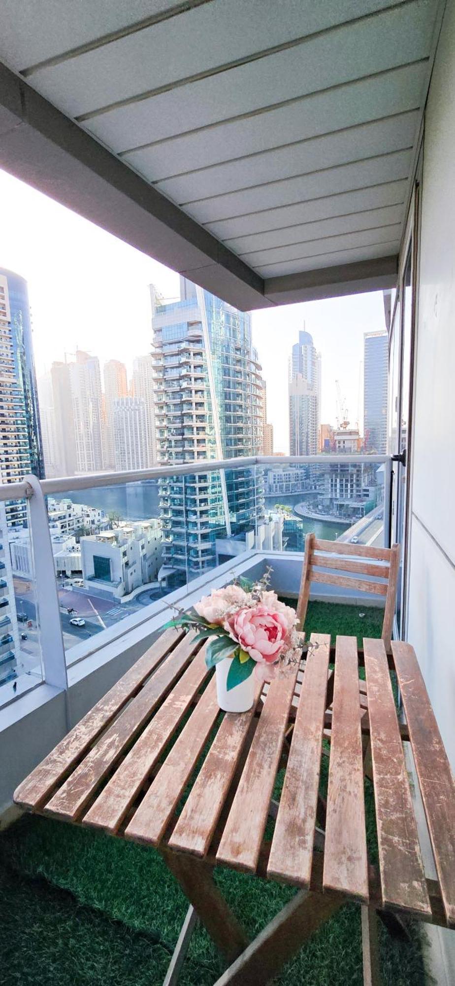 Spacious 2 Bed Apt At Marina High Floor Dubái Exterior foto